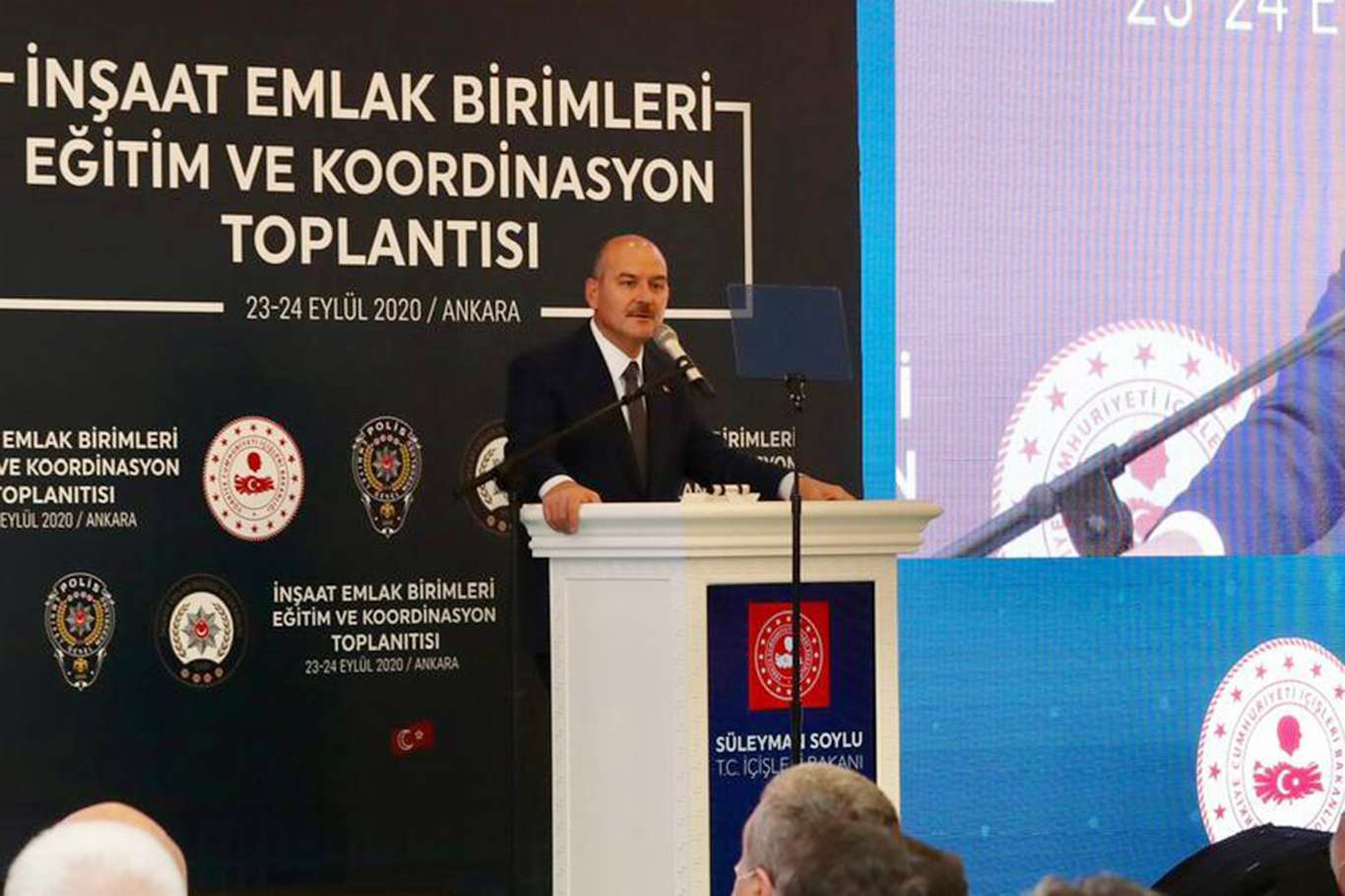 İçişleri Bakanı Soylu'dan kiralık ev eleştirisi İçişleri Bakanı Soylu'dan kiralık ev eleştirisi